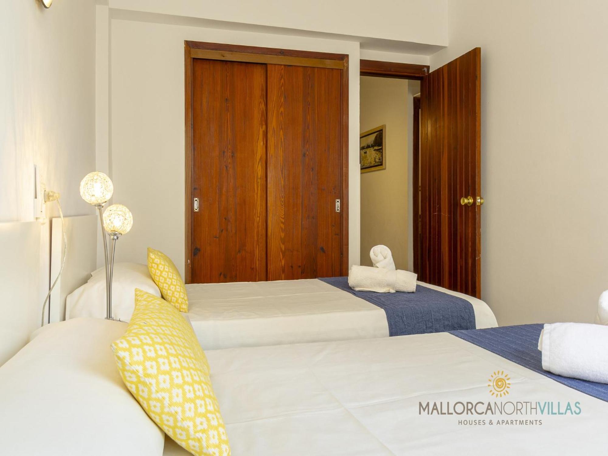 Private With Inviting Space Appartement