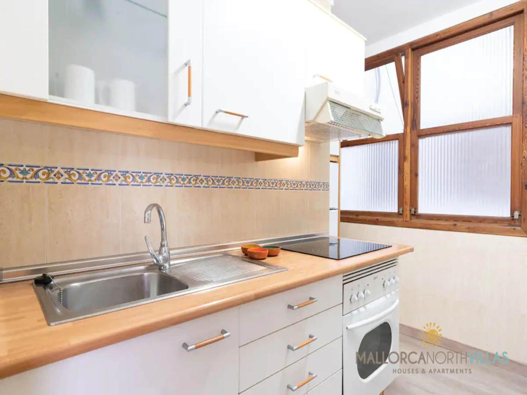 Apartment Private With Inviting Space